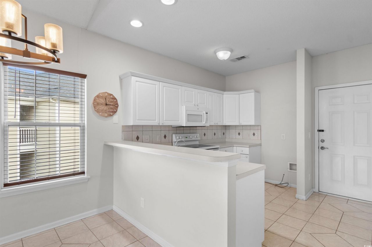 2040 Cross Gate Blvd. Photo 7