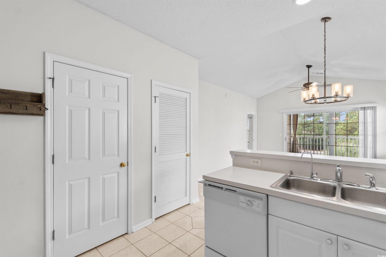 2040 Cross Gate Blvd. Photo 9