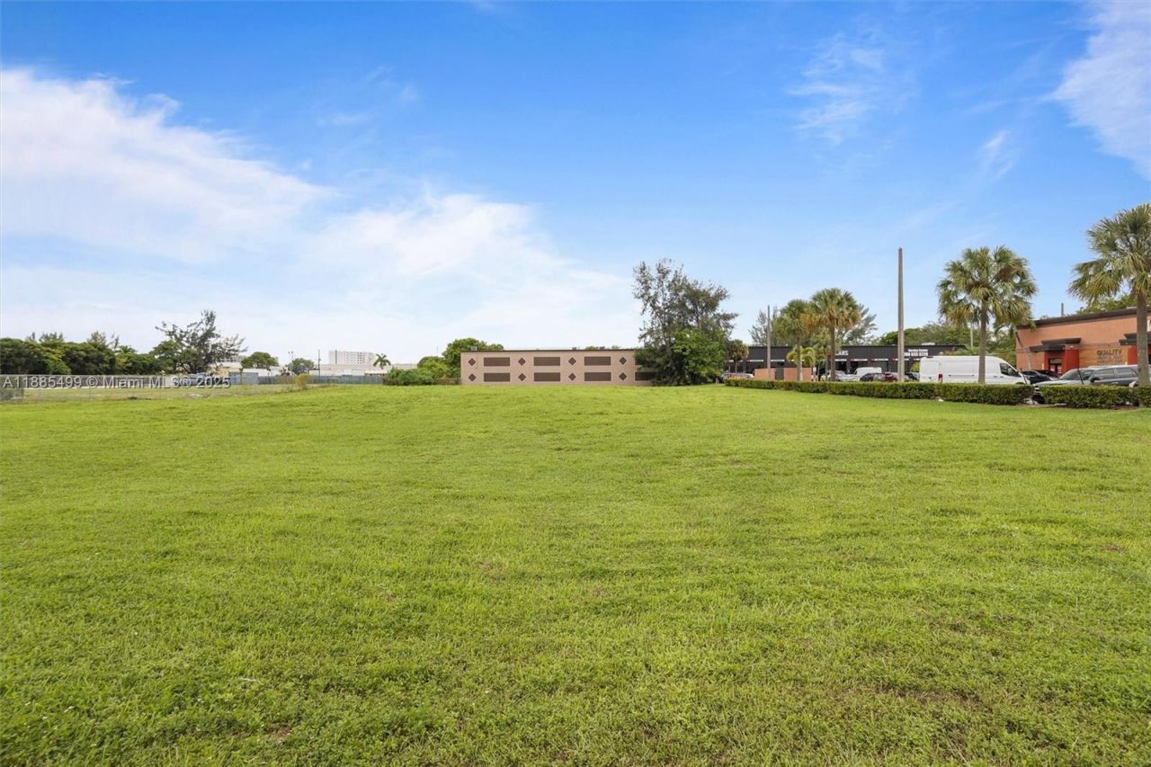 10765 NW 19th St, Sweetwater, FL 33167 Photo