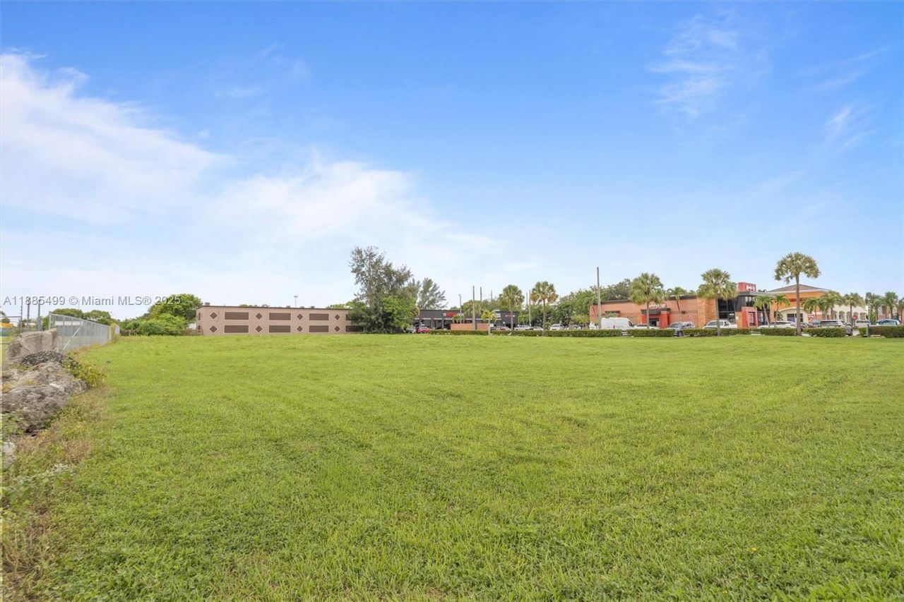 10765 NW 19th St, Sweetwater, FL 33167 Photo