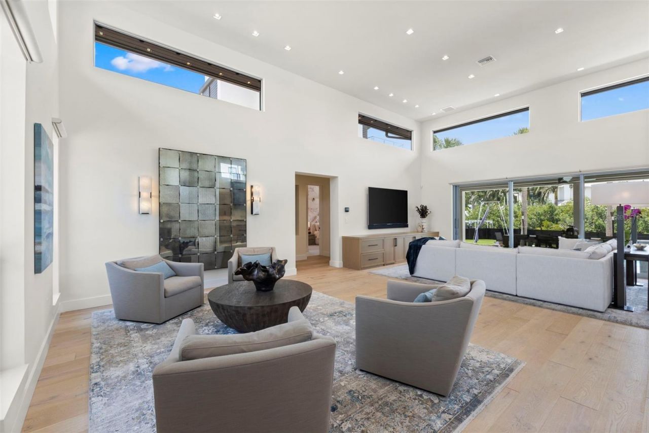 5129 W Neptune Way, Tampa, FL 33609 Photo