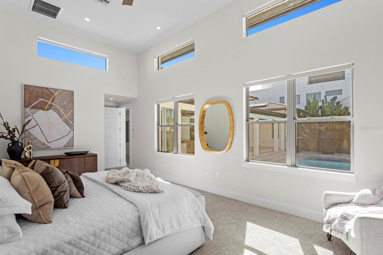 5129 W Neptune Way, Tampa, FL 33609 Photo