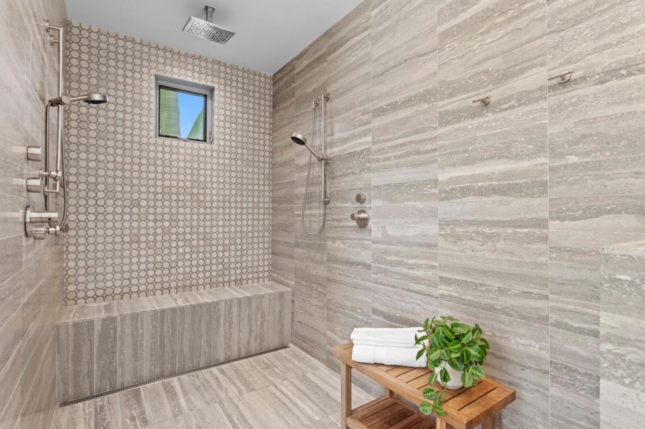 5129 W Neptune Way, Tampa, FL 33609 Photo