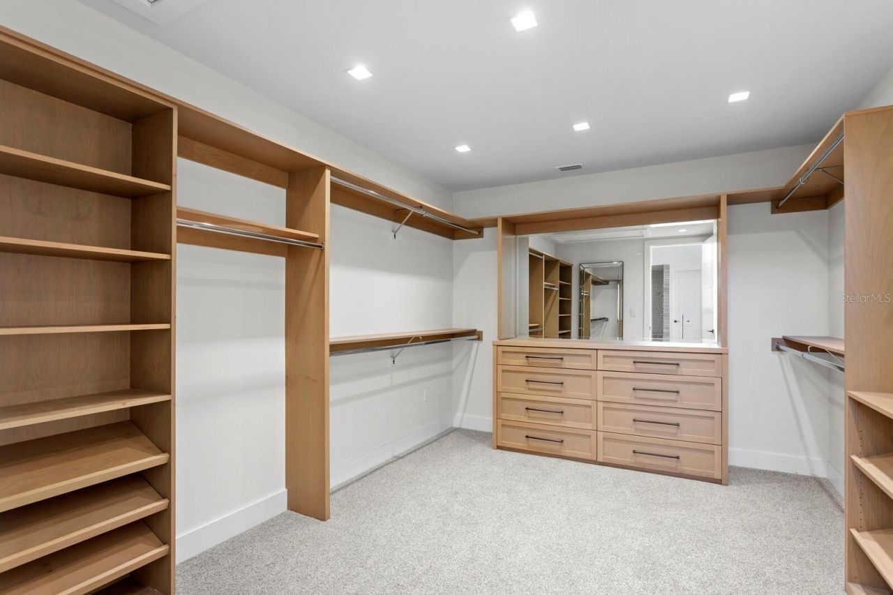 5129 W Neptune Way, Tampa, FL 33609 Photo