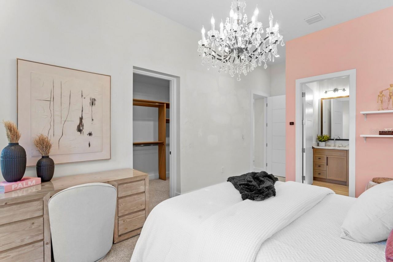 5129 W Neptune Way, Tampa, FL 33609 Photo