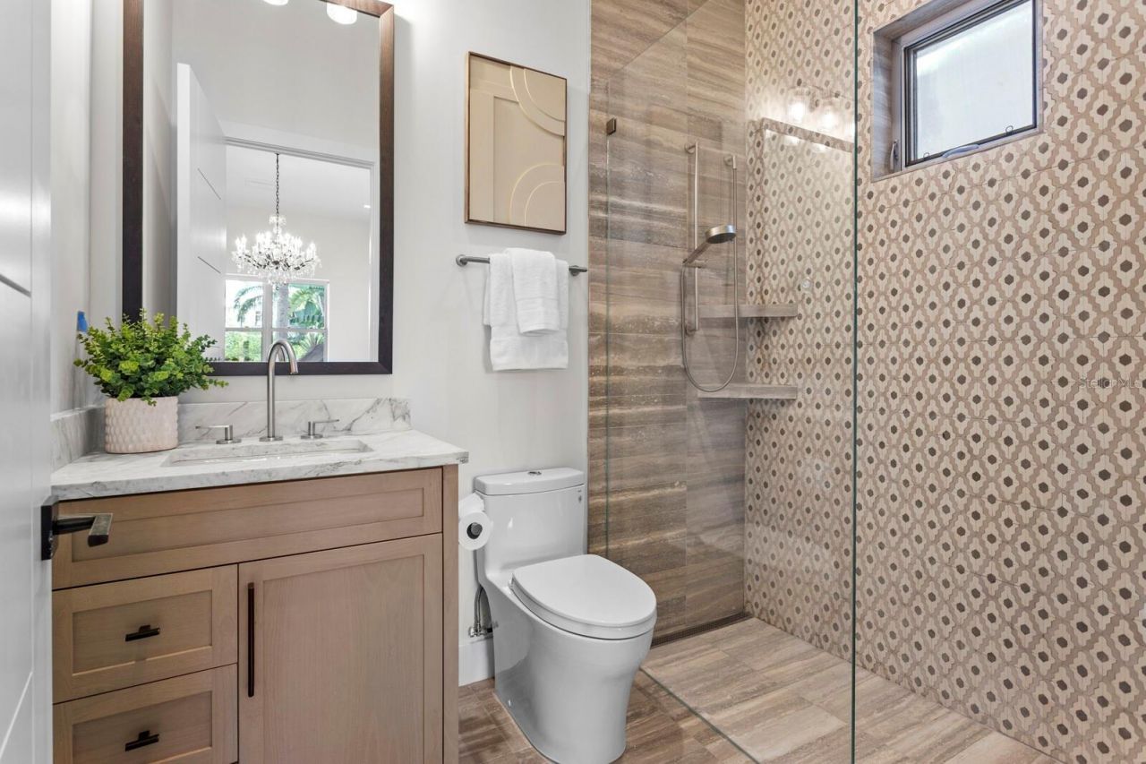 5129 W Neptune Way, Tampa, FL 33609 Photo