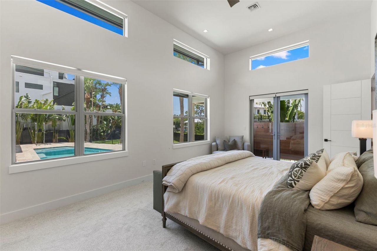 5129 W Neptune Way, Tampa, FL 33609 Photo