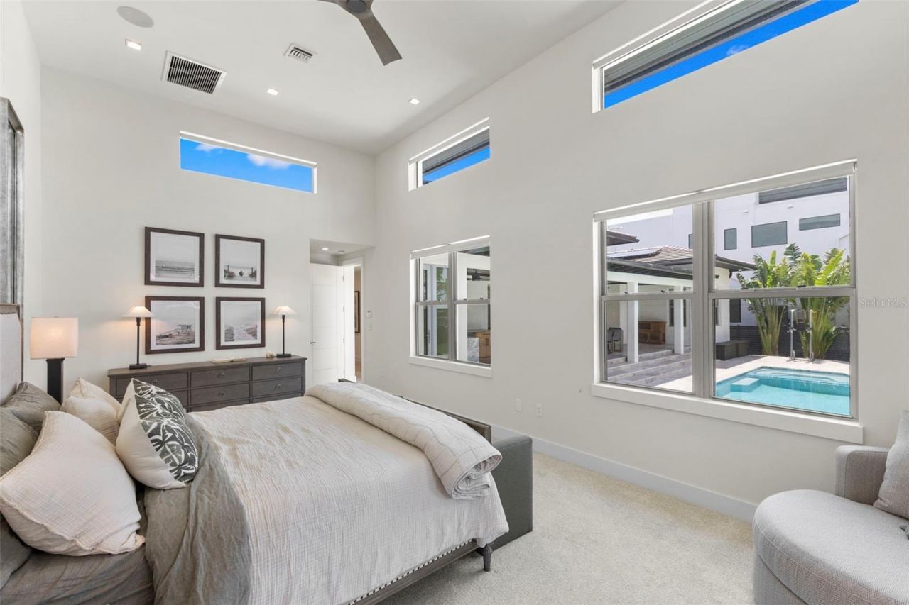 5129 W Neptune Way, Tampa, FL 33609 Photo