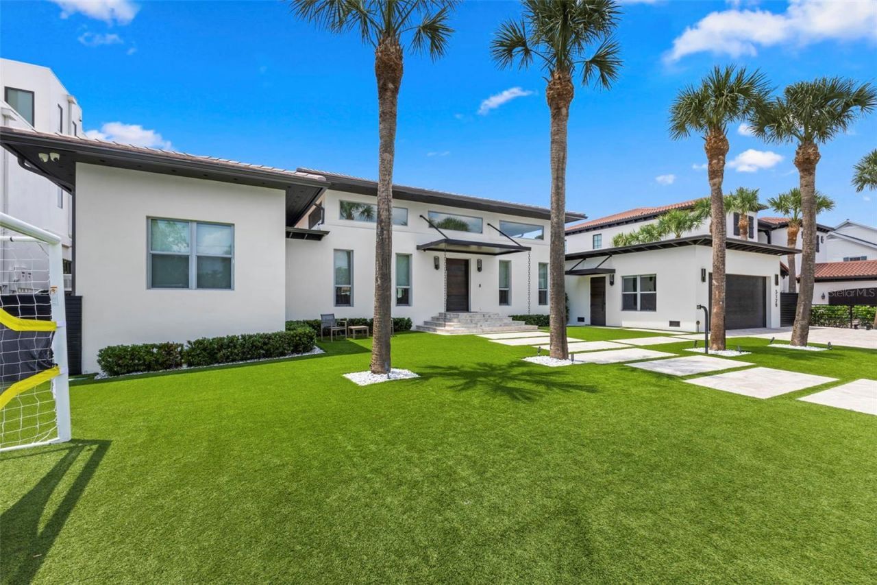 5129 W Neptune Way, Tampa, FL 33609 Photo