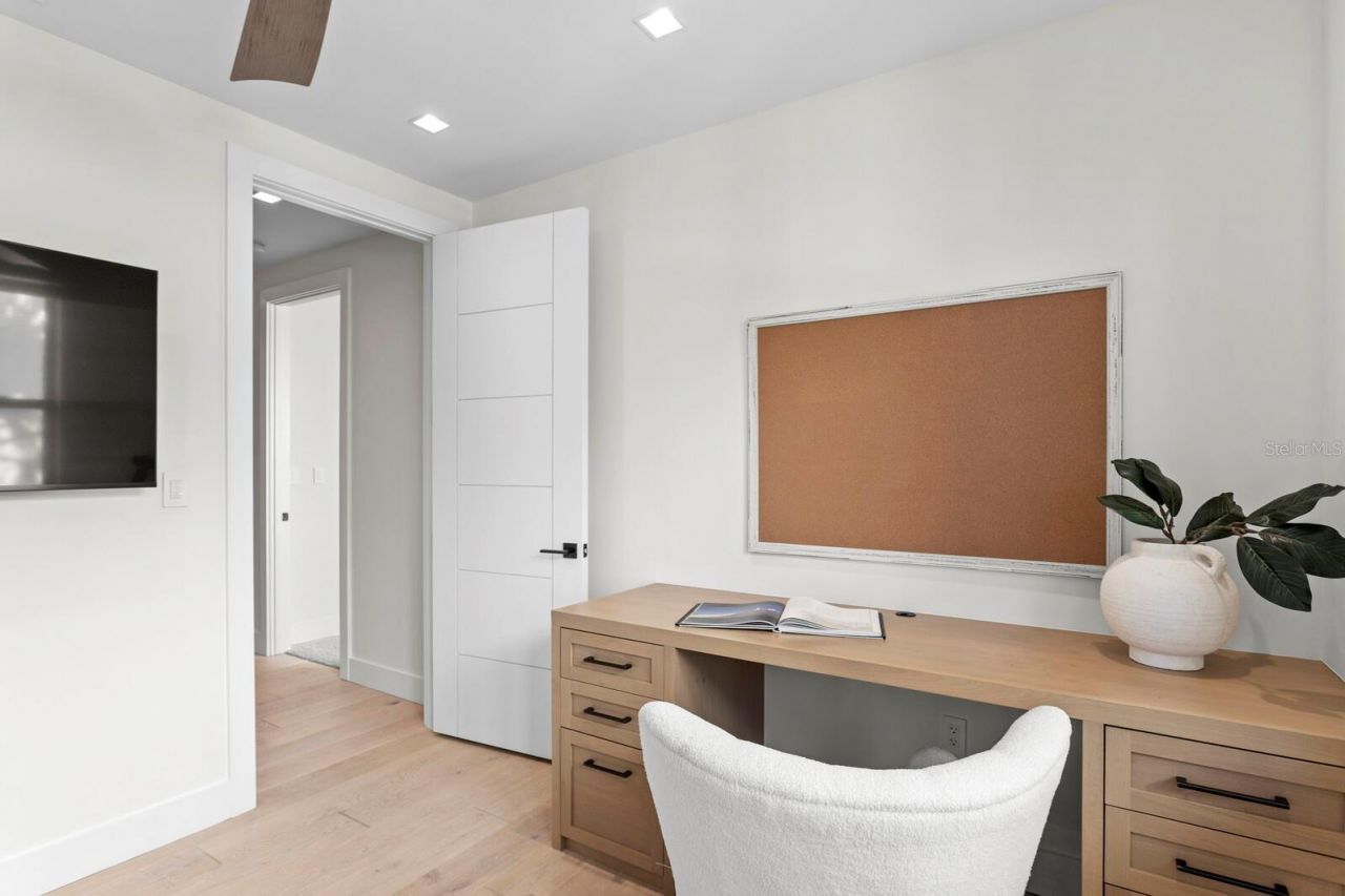 5129 W Neptune Way, Tampa, FL 33609 Photo