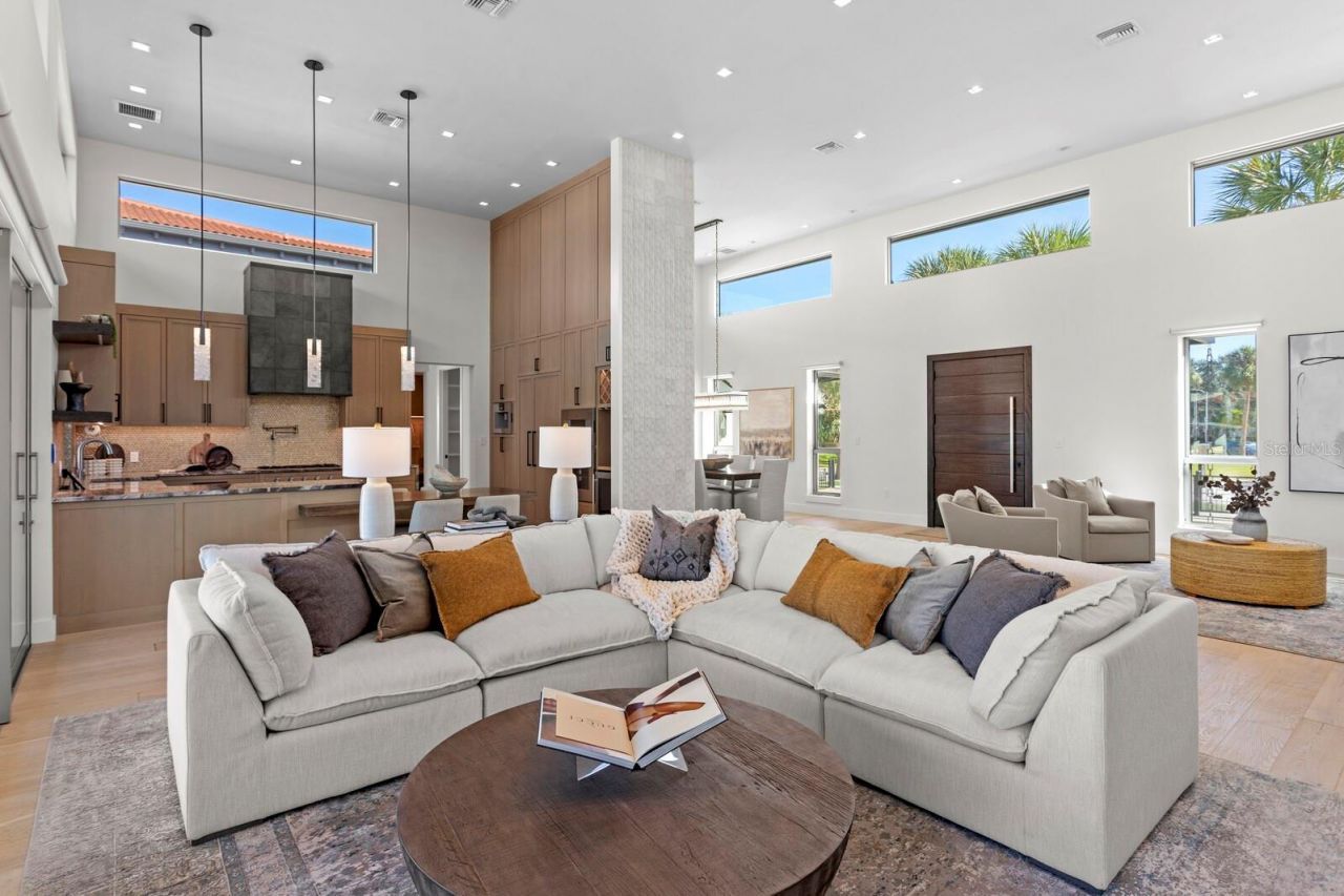 5129 W Neptune Way, Tampa, FL 33609 Photo