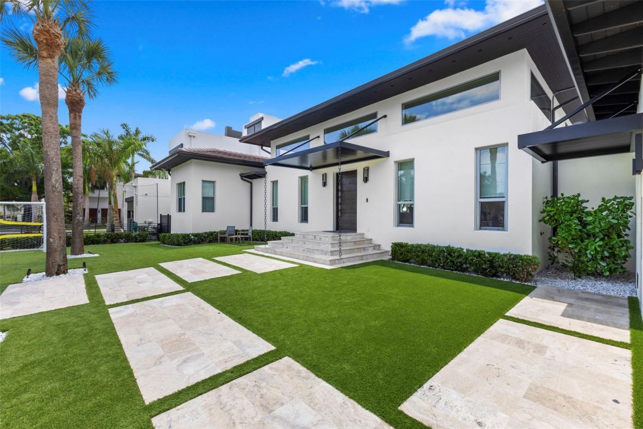 5129 W Neptune Way, Tampa, FL 33609 Photo