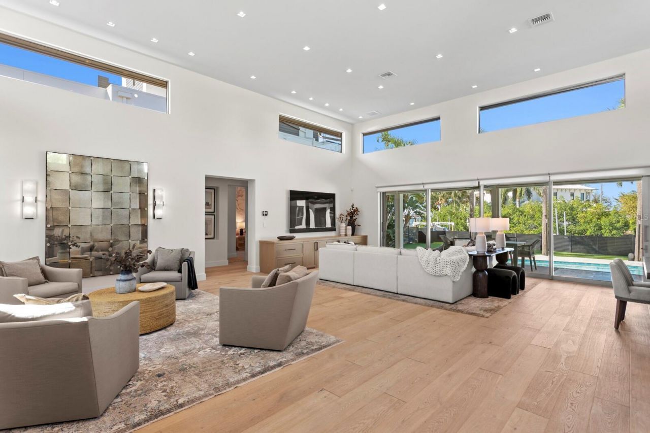 5129 W Neptune Way, Tampa, FL 33609 Photo