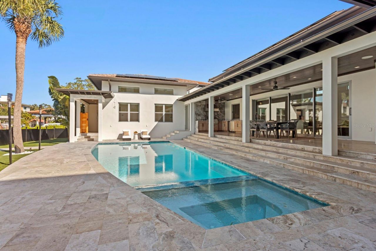 5129 W Neptune Way, Tampa, FL 33609 Photo