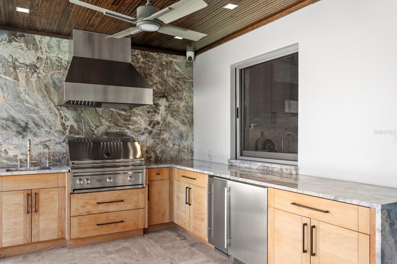 5129 W Neptune Way, Tampa, FL 33609 Photo