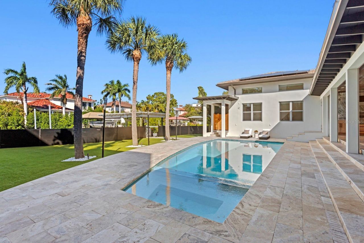 5129 W Neptune Way, Tampa, FL 33609 Photo