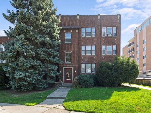 12015 Clifton Boulevard, Lakewood, OH 44107