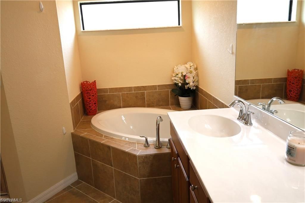 13761 Julias Way, Unit 328, Fort Myers, FL 33919 Photo