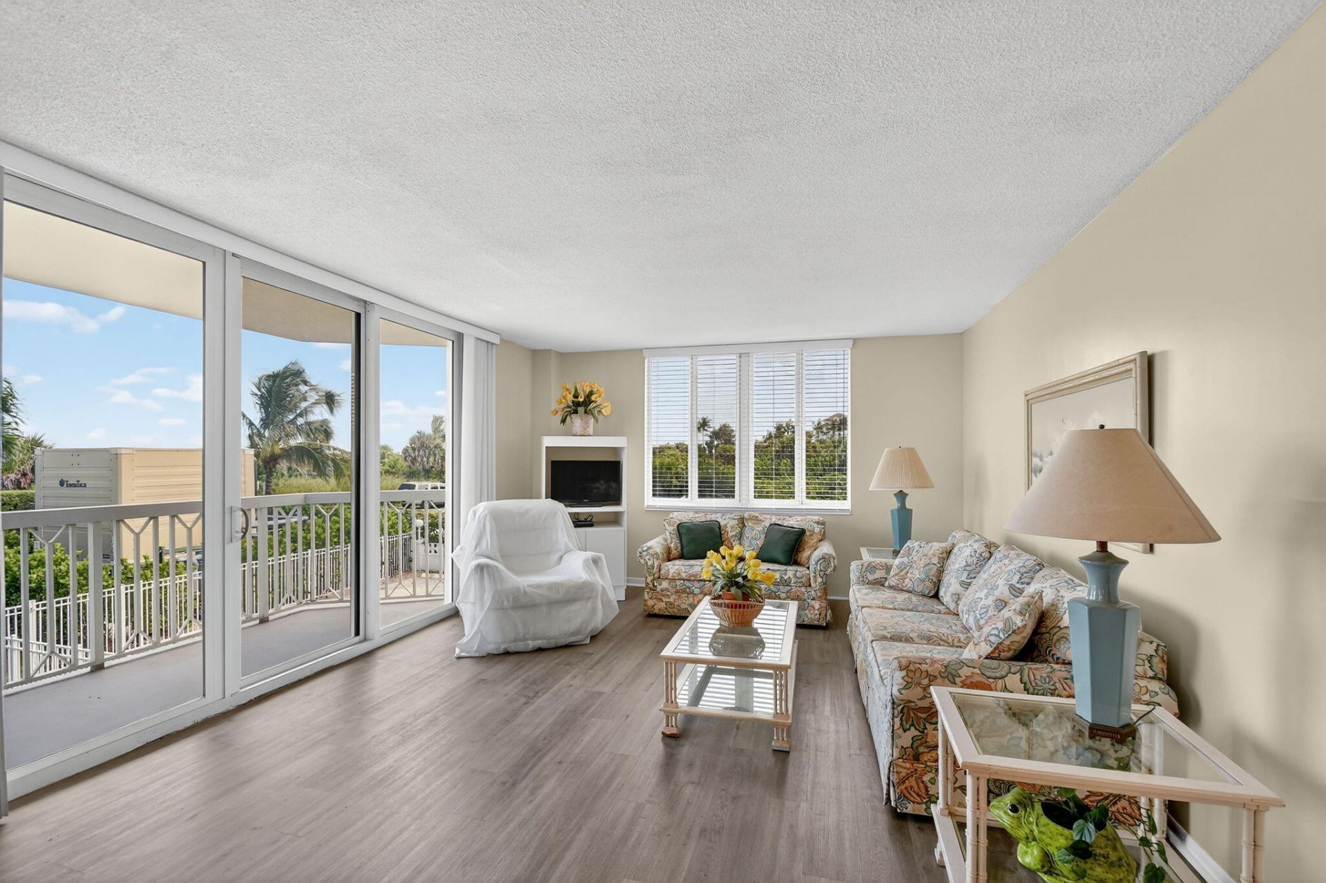 125 Ocean Avenue, Unit 216, Palm Beach Shores, FL 33404 Photo