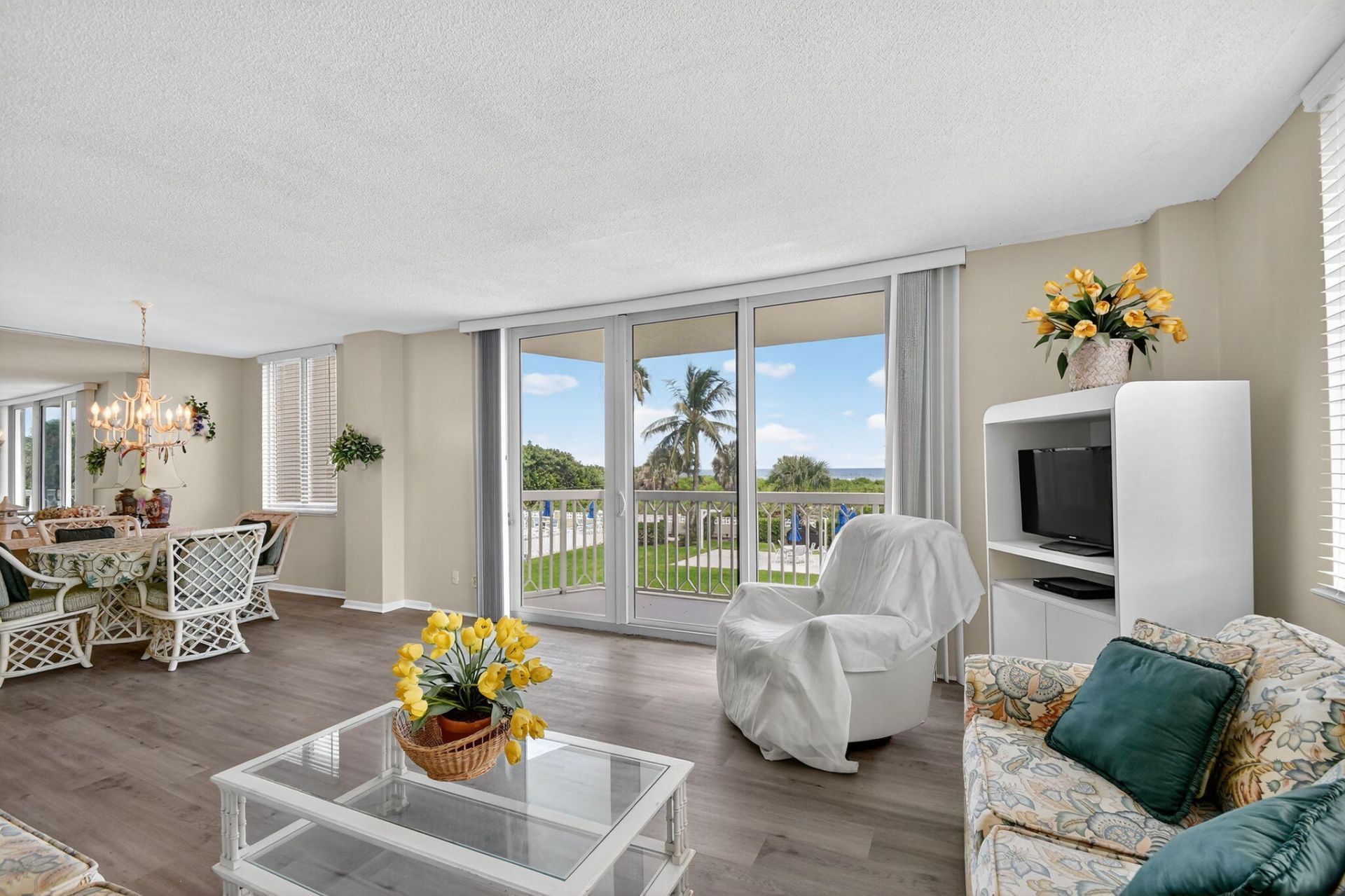 125 Ocean Avenue, Unit 216, Palm Beach Shores, FL 33404 Photo