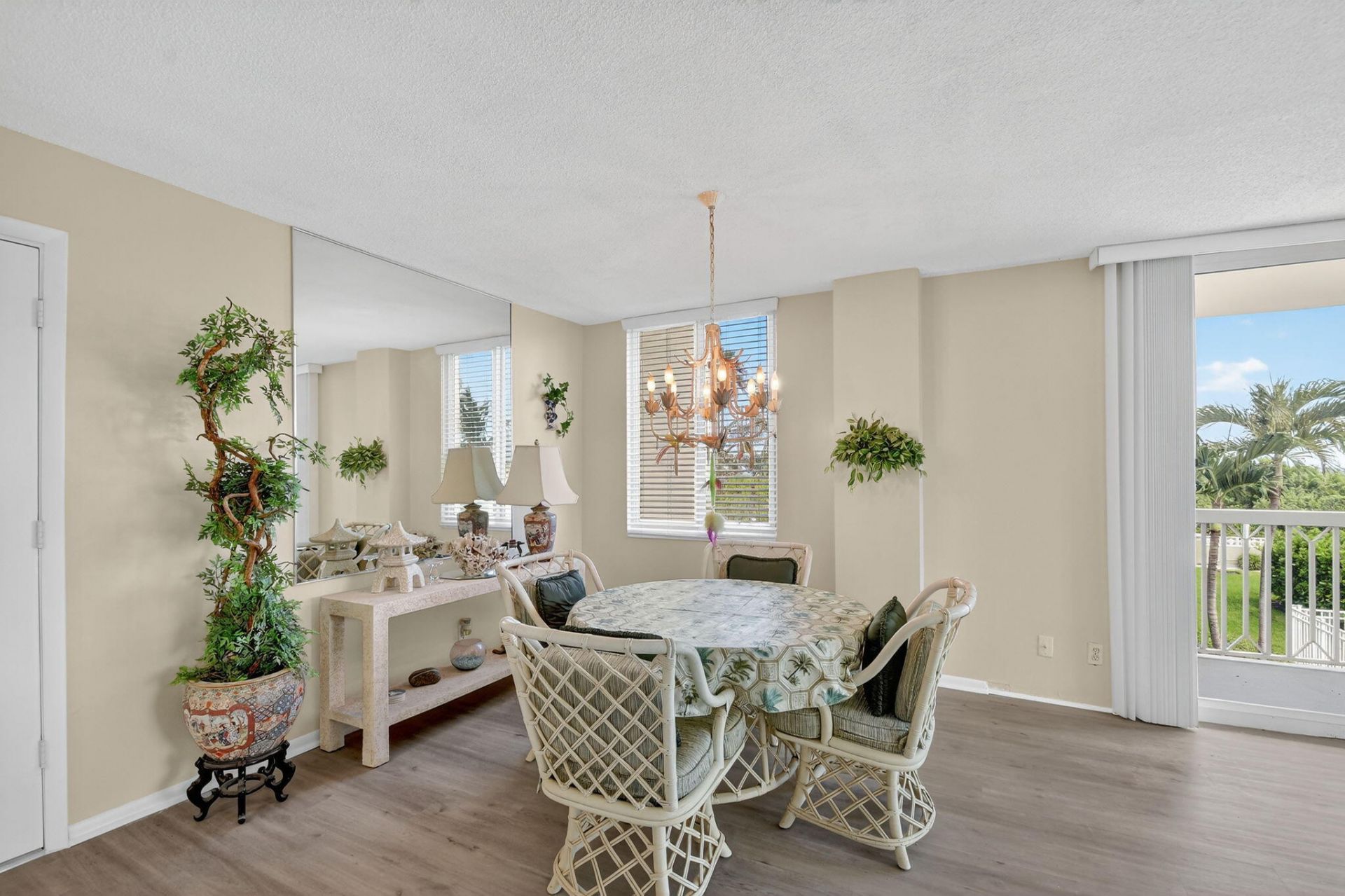 125 Ocean Avenue, Unit 216, Palm Beach Shores, FL 33404 Photo