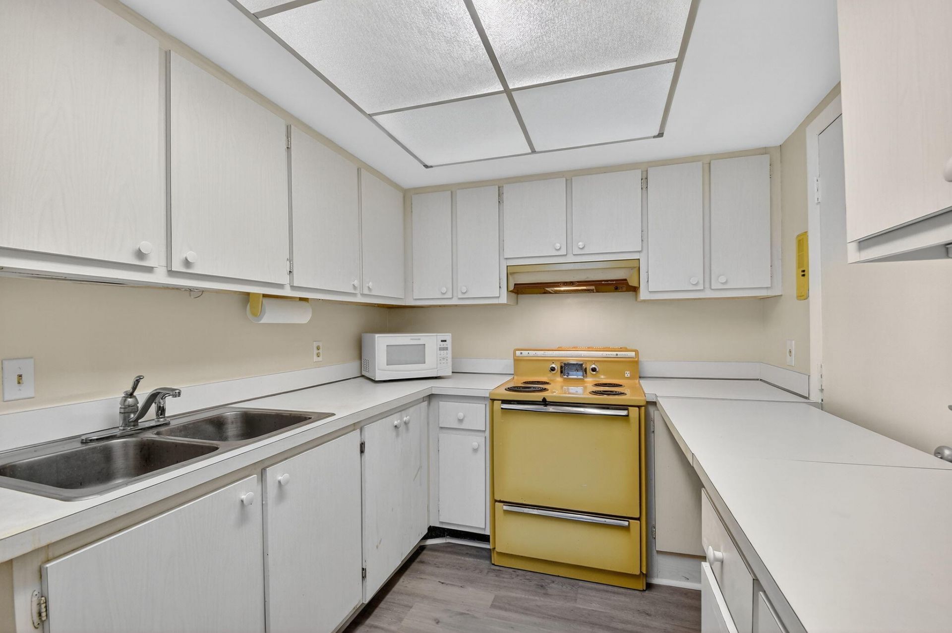 125 Ocean Avenue, Unit 216, Palm Beach Shores, FL 33404 Photo