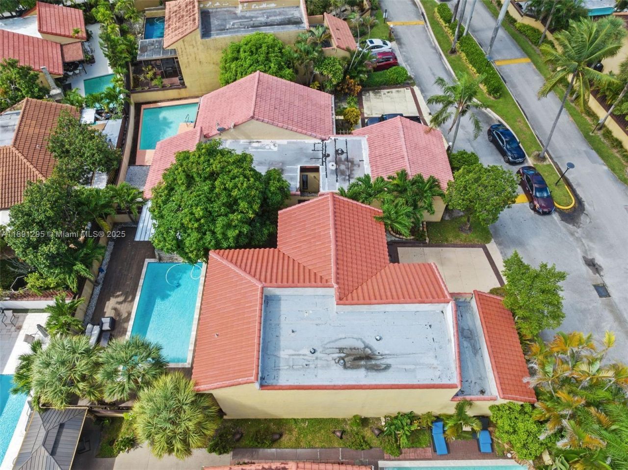 1010 NE 204th Ter, Miami, FL 33179 Photo