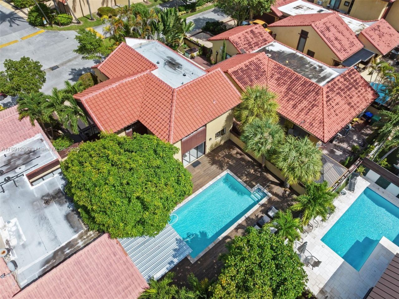 1010 NE 204th Ter, Miami, FL 33179 Photo