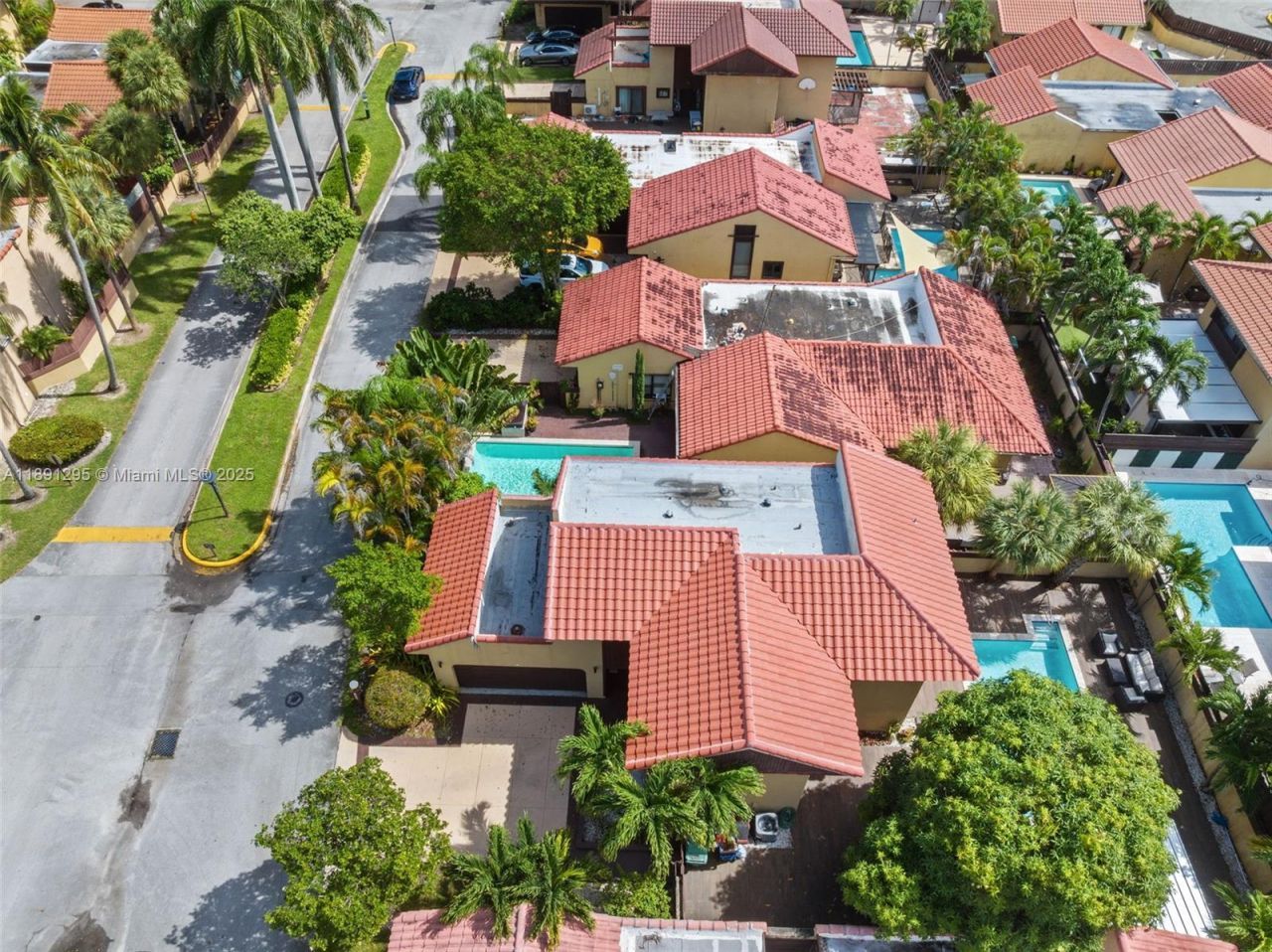 1010 NE 204th Ter, Miami, FL 33179 Photo