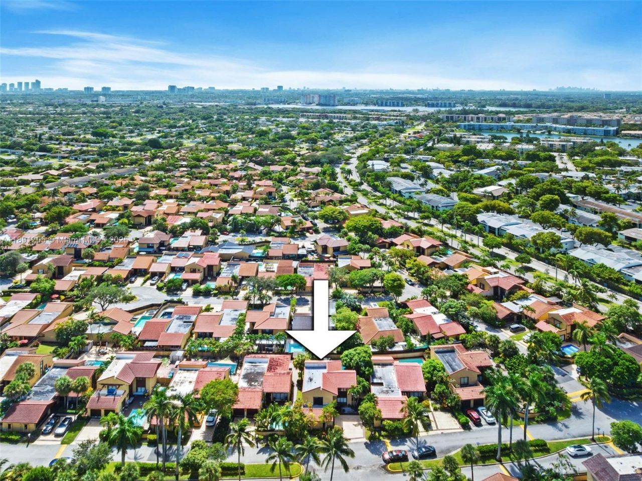 1010 NE 204th Ter, Miami, FL 33179 Photo