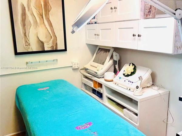 Sample Road, Coral Springs, FL 33065