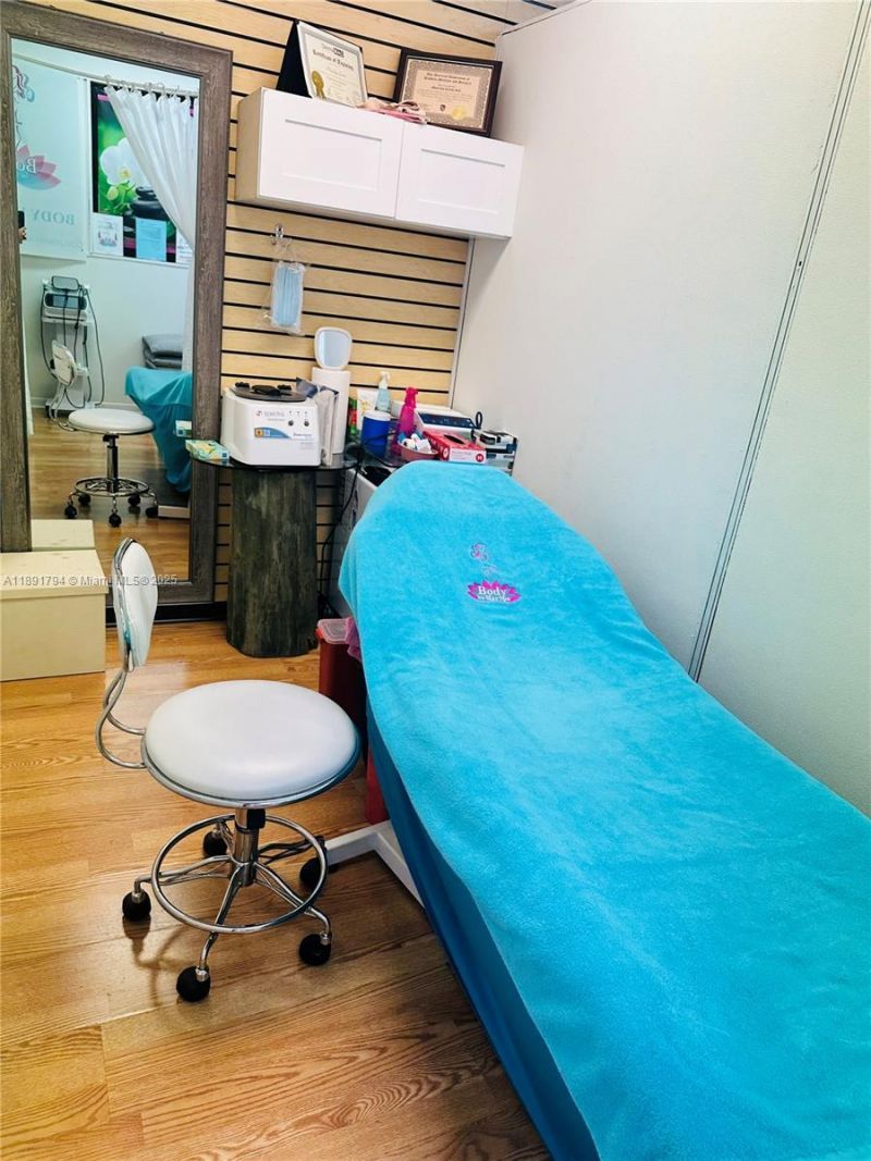 Sample Road, Coral Springs, FL 33065 Photo