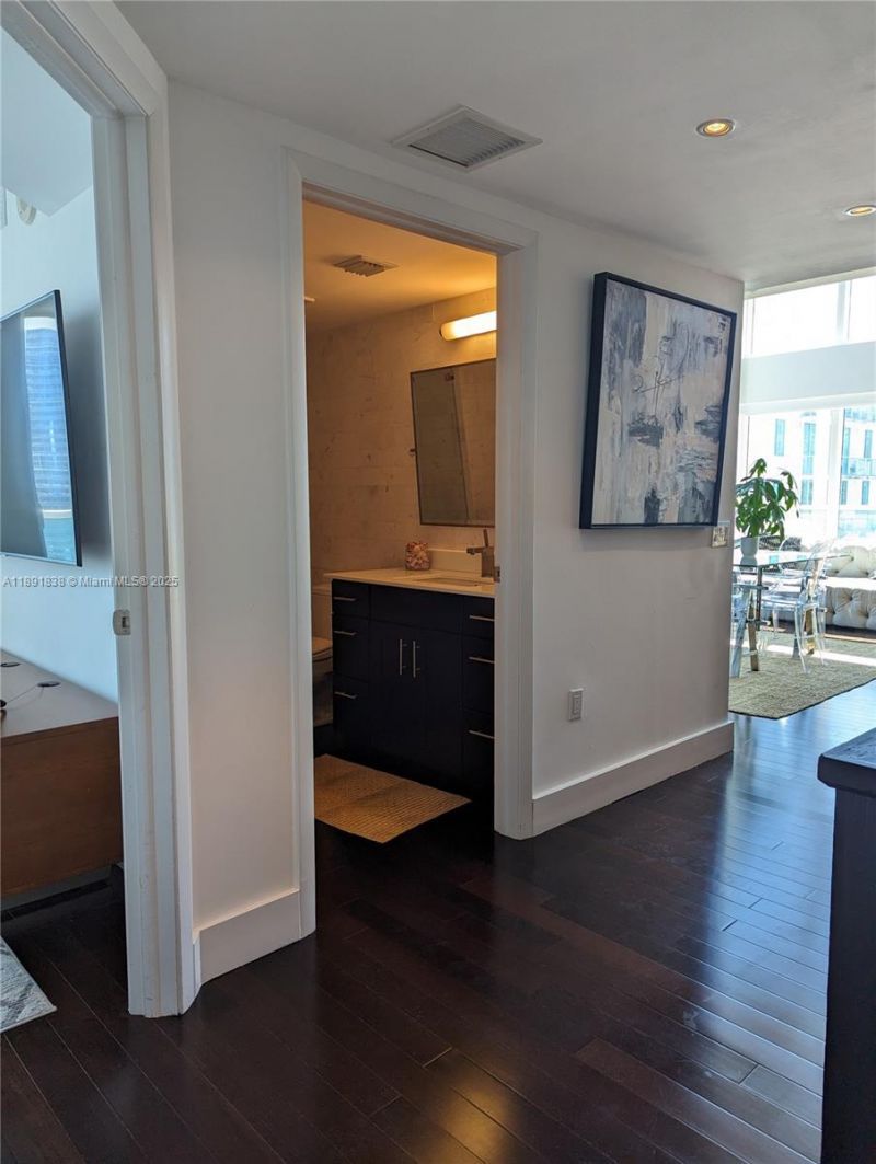 41 SE 5th St, Unit 2302, Miami, FL 33131 Photo