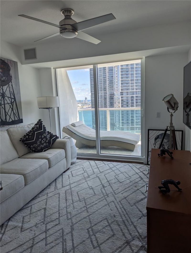 41 SE 5th St, Unit 2302, Miami, FL 33131 Photo