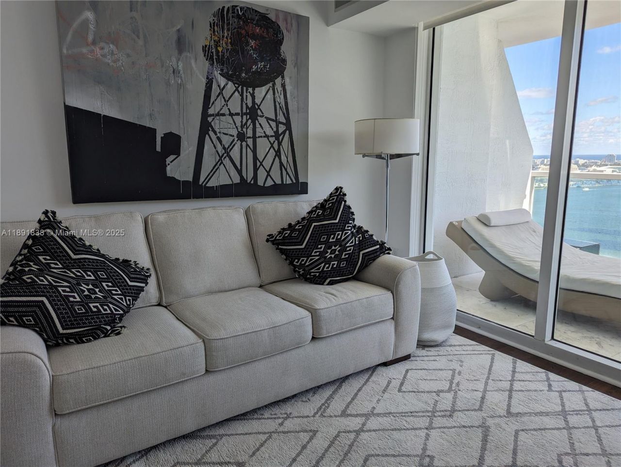 41 SE 5th St, Unit 2302, Miami, FL 33131 Photo