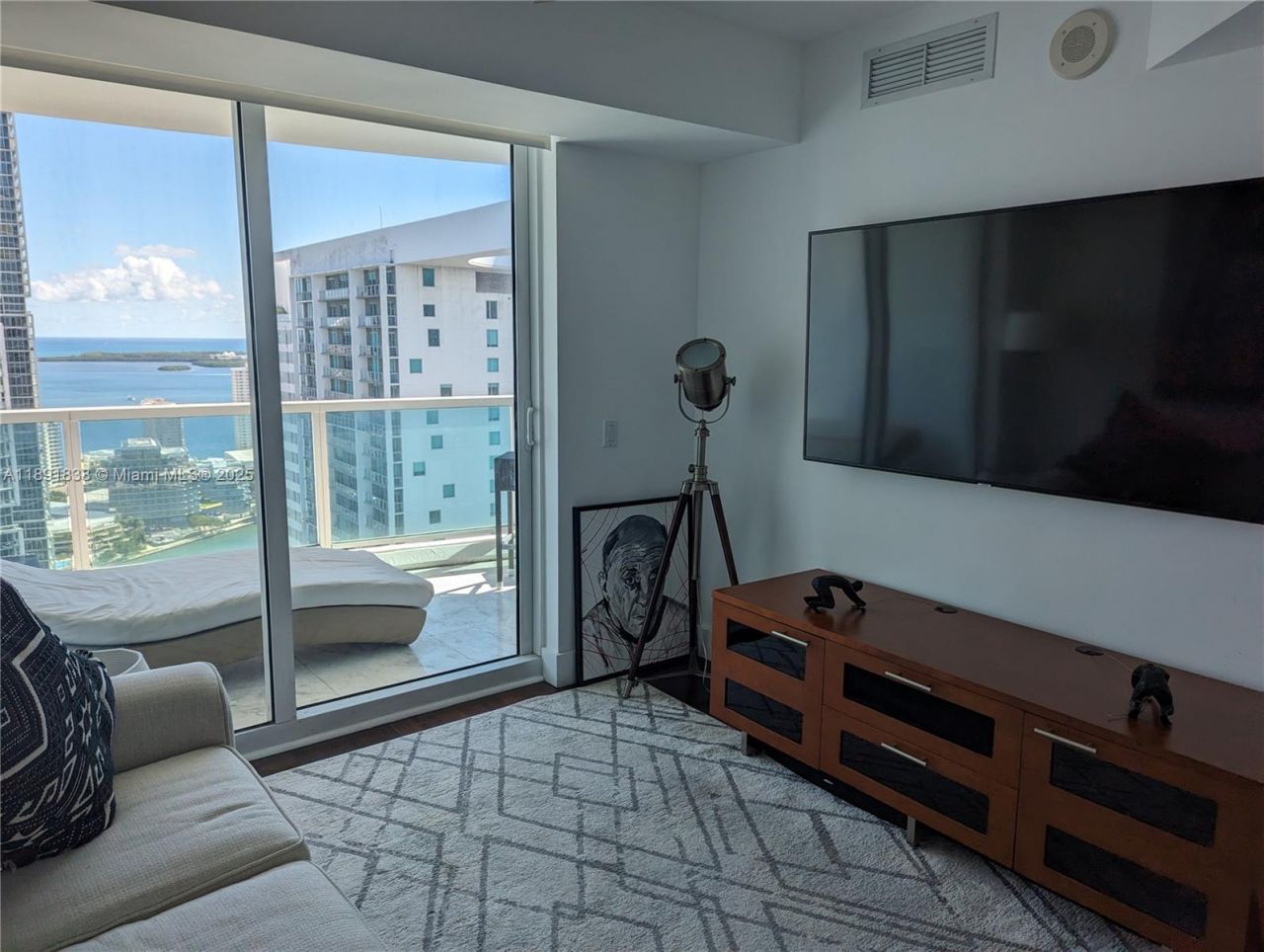 41 SE 5th St, Unit 2302, Miami, FL 33131 Photo