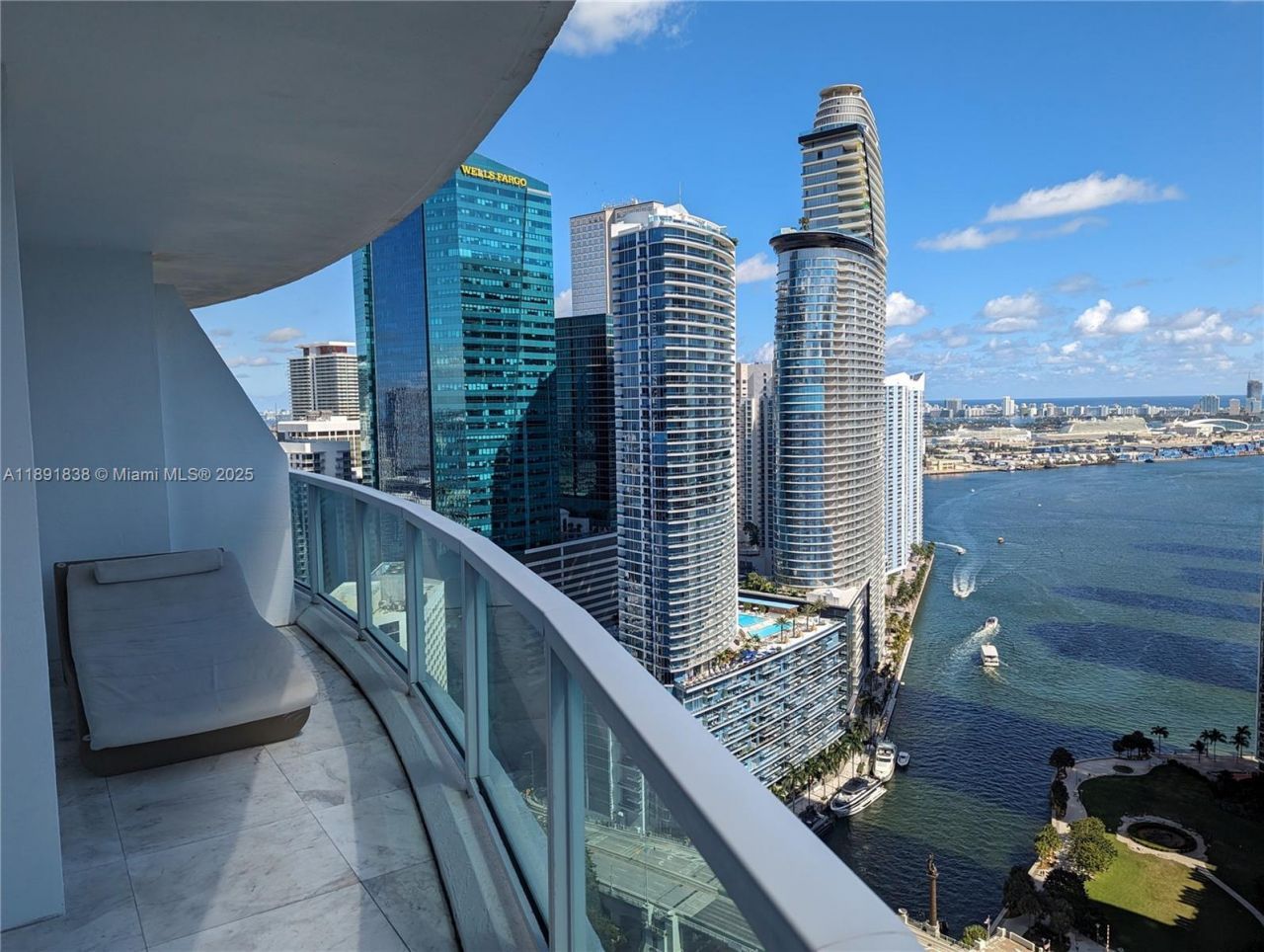 41 SE 5th St, Unit 2302, Miami, FL 33131 Photo