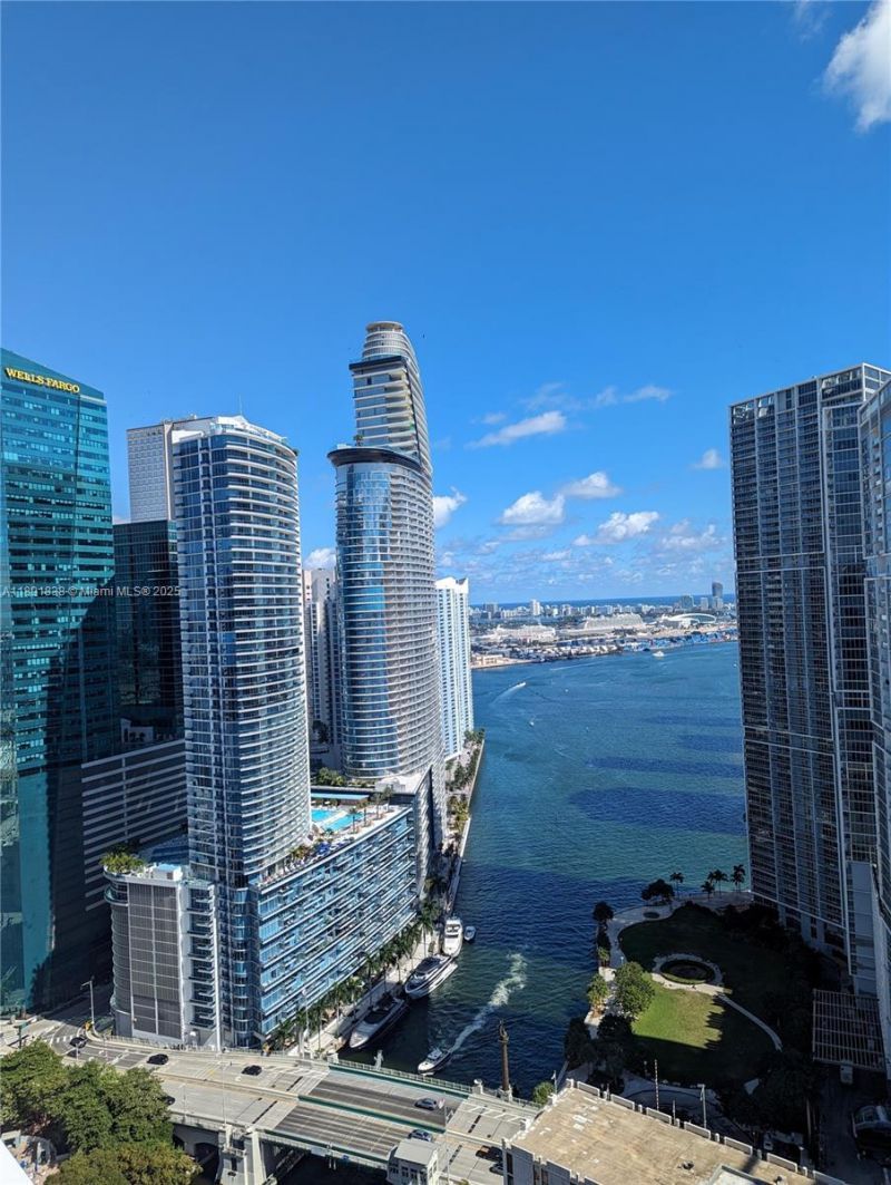 41 SE 5th St, Unit 2302, Miami, FL 33131 Photo