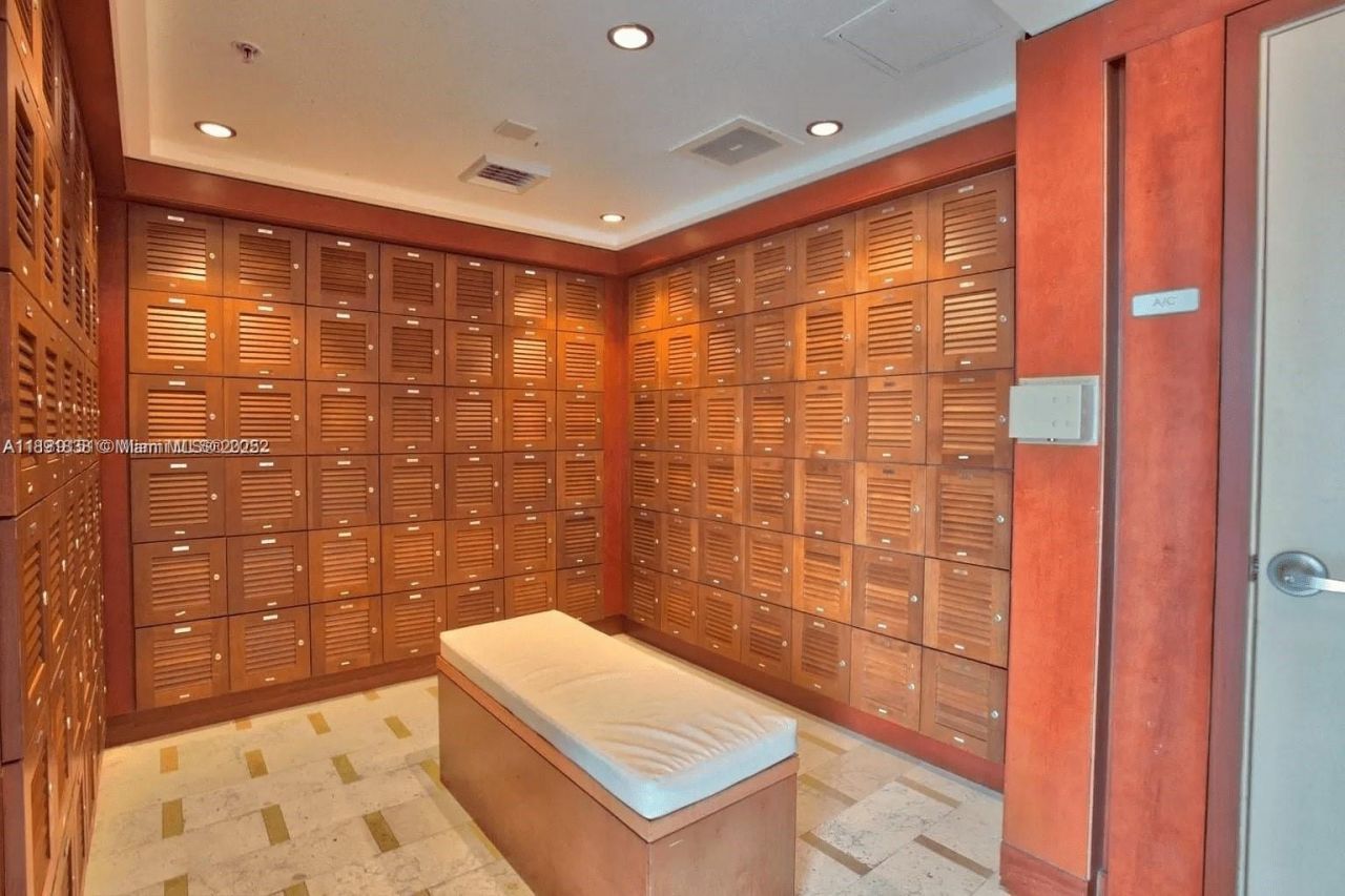 41 SE 5th St, Unit 2302, Miami, FL 33131 Photo