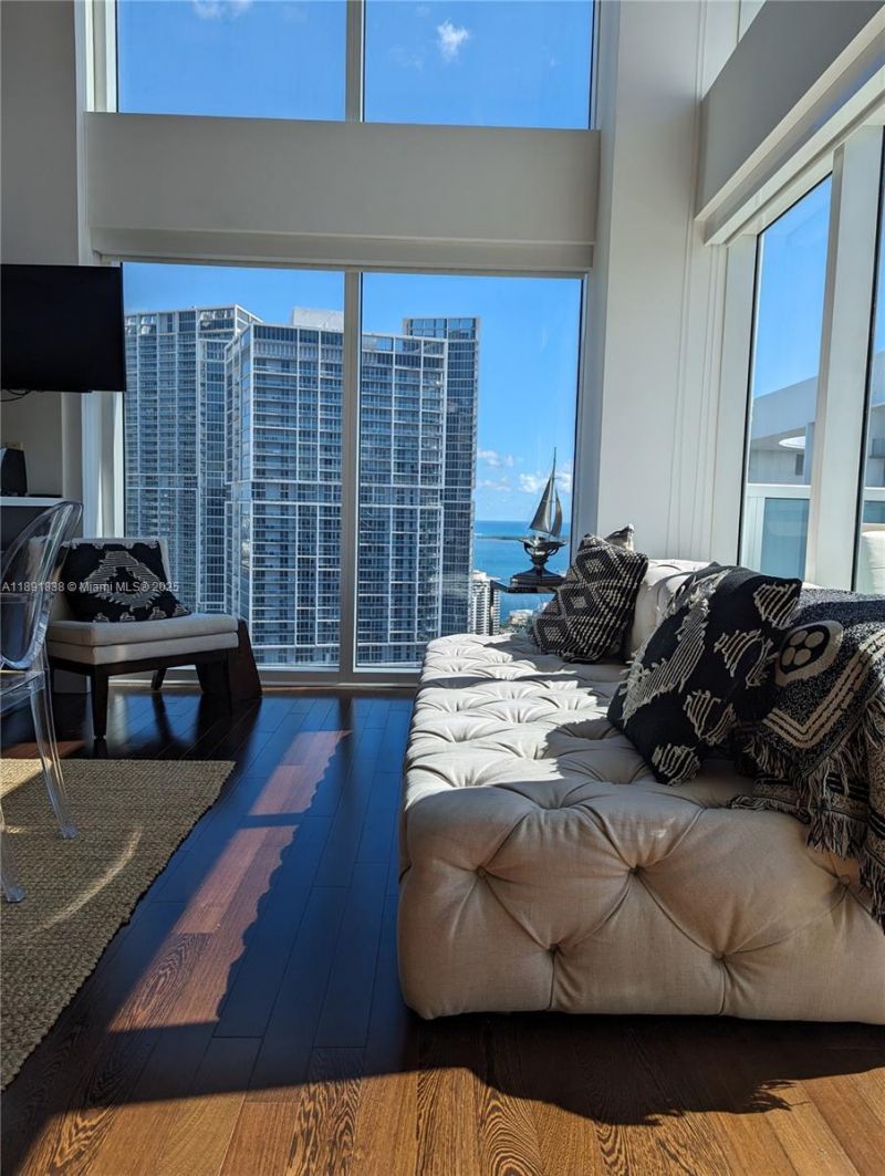 41 SE 5th St, Unit 2302, Miami, FL 33131 Photo