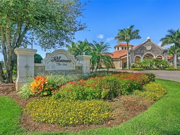 9578 Trevi CT, Unit 5122, NAPLES, FL 34113
