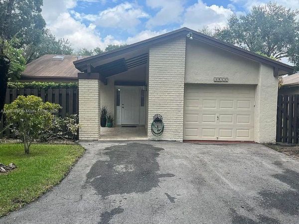 13352 SW 108th St Cir, Miami, FL 33186
