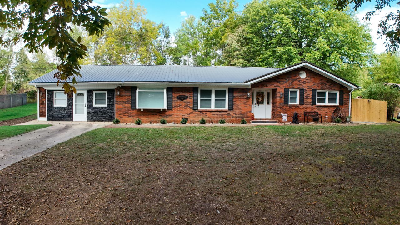 3918 Hickory Hill Drive, Somerset, KY 42503 Main Photo
