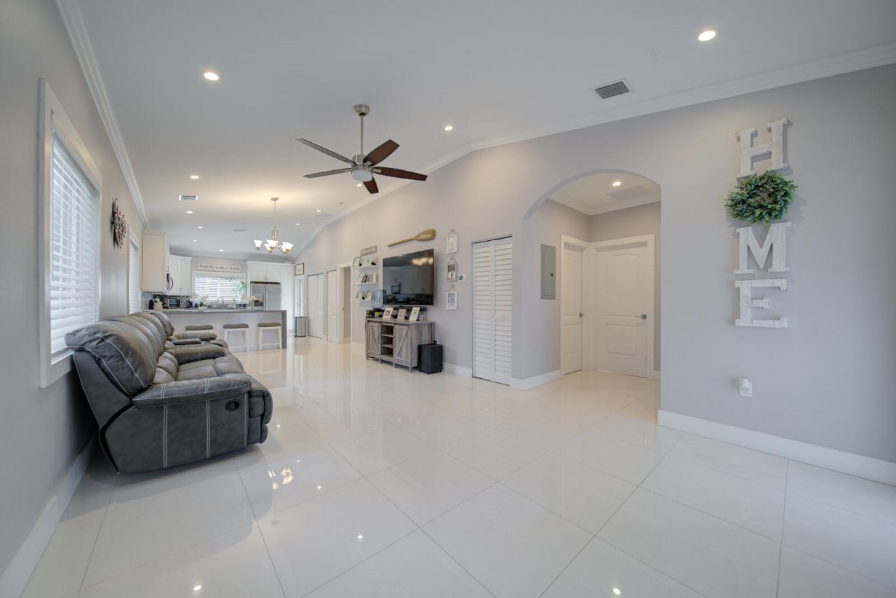 38 Coral Way, Key Largo, FL 33037 Photo