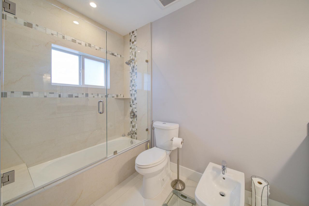 38 Coral Way, Key Largo, FL 33037 Photo