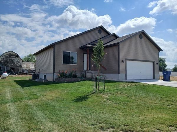 326 N 3rd St E, Downey, ID 83234