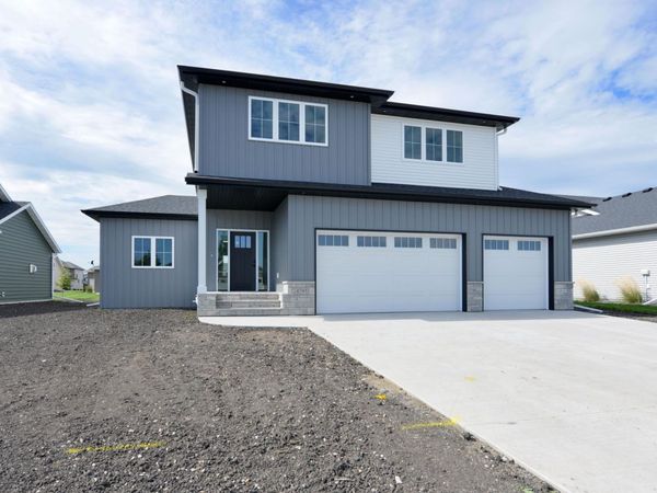 4795 39th Street S, Fargo, ND 58104