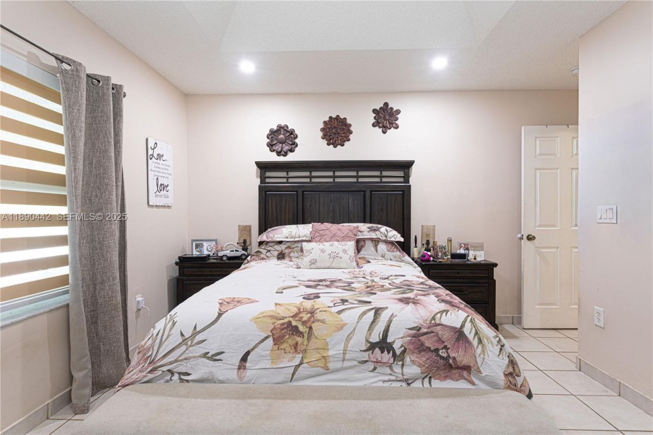 4810 SW 153rd Ter, Miramar, FL 33027 Photo