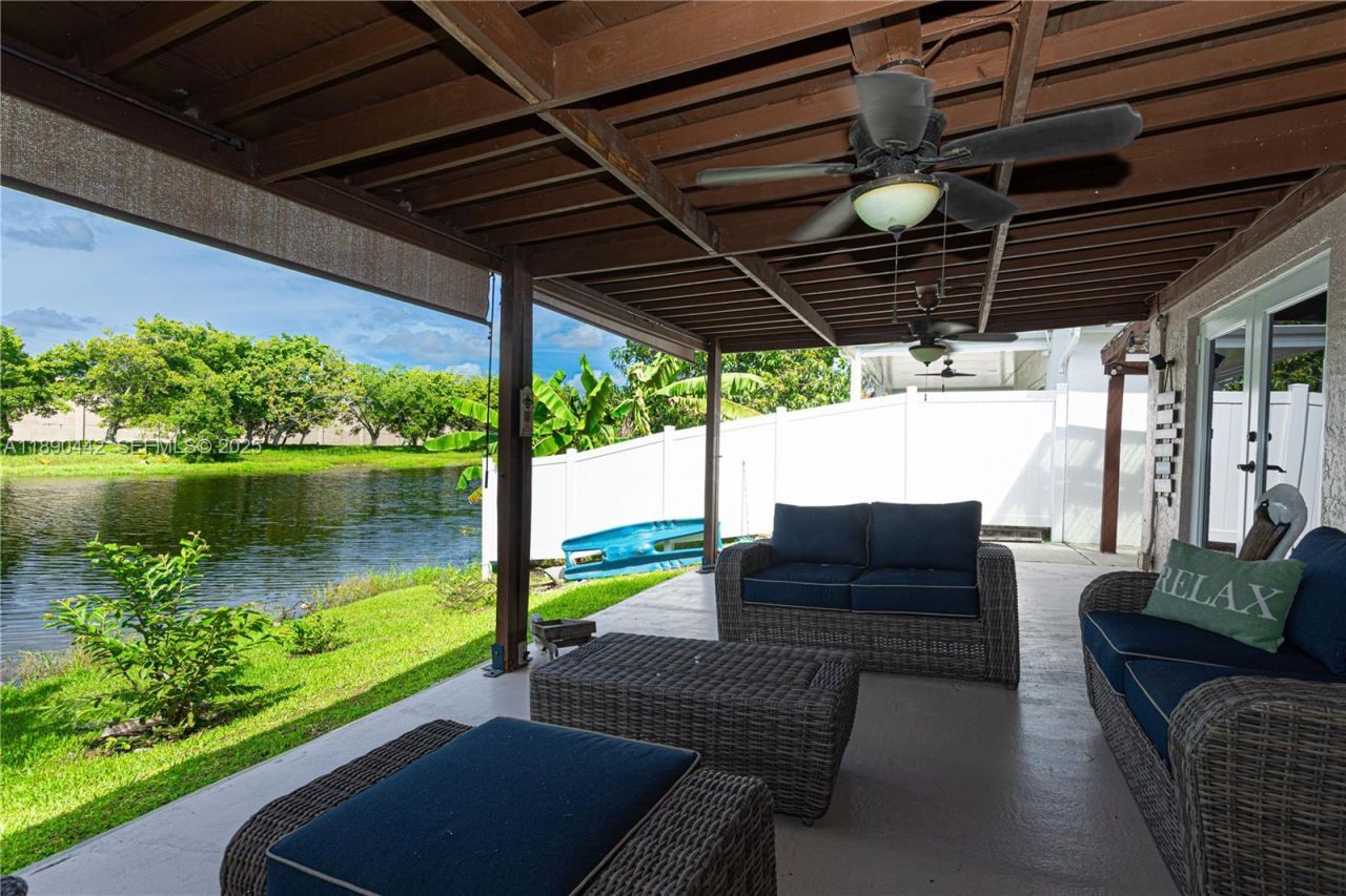 4810 SW 153rd Ter, Miramar, FL 33027 Photo