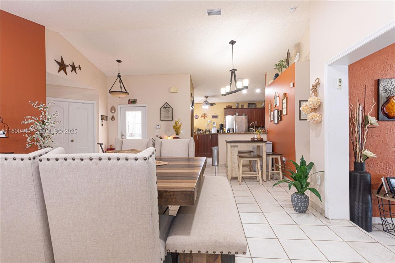 4810 SW 153rd Ter, Miramar, FL 33027 Photo